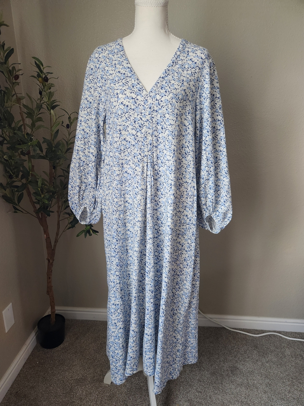 H&M Blue and White Floral Maxi Dress
